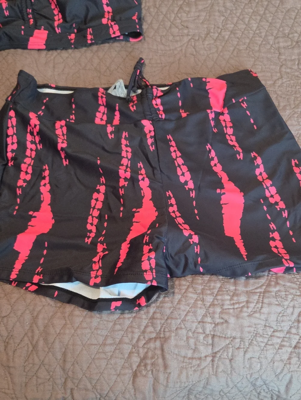 Black and Pink Patterned Women’s Swim Bikini Top & Shorts, XL